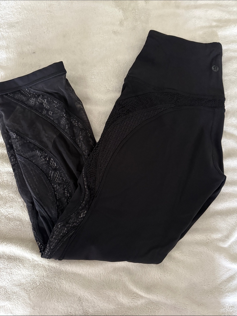 lululemon Black High-Rise 10” Crop 6 21” inseam
